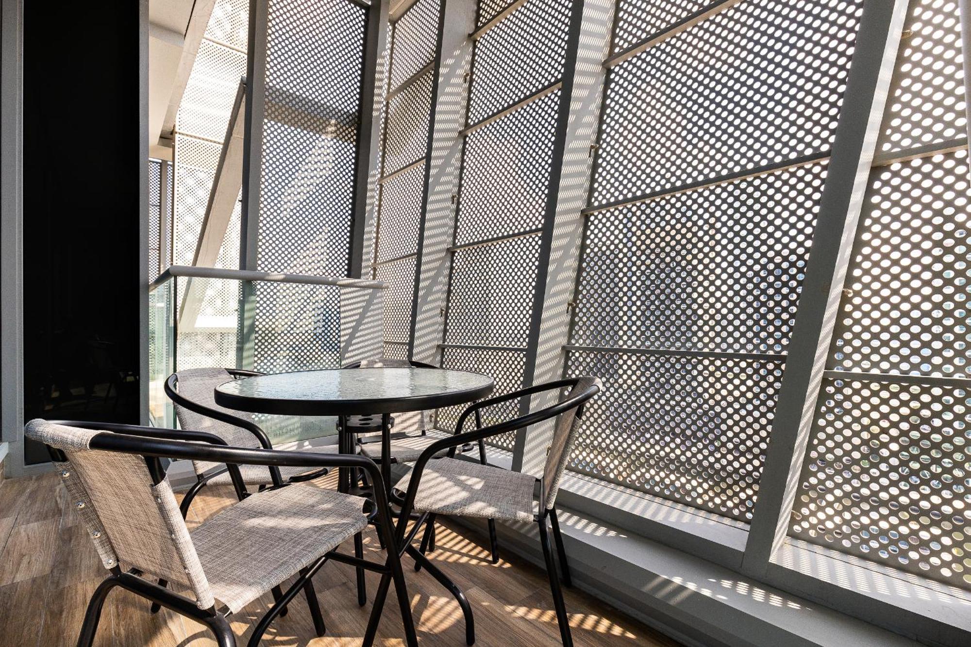 דובאי Simply Comfort In J One Tower מראה חיצוני תמונה